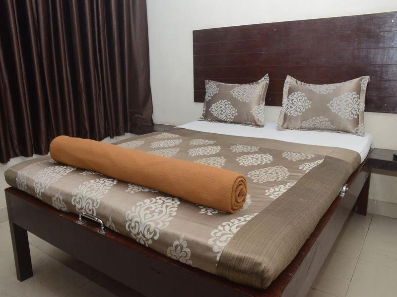 Nilraj Lodge Ratnāgiri Extérieur photo